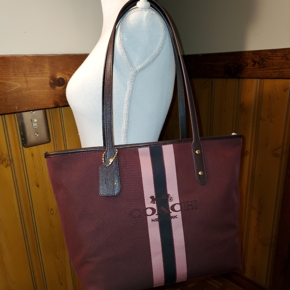 Coach Handbags - NWT COACH CITY HORSE &CARRIAGE ZIP TOP TOTE